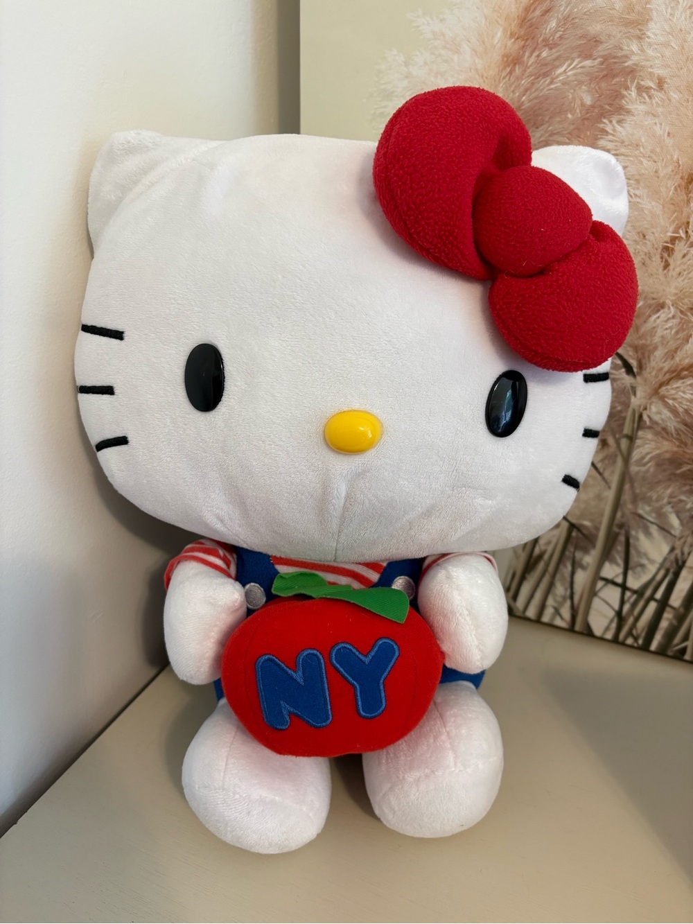 Rare Vintage 2013 Sanrio Hello Kitty Plush Toy with Red Bow and NY Apple
